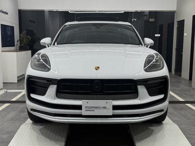 PORSCHE MACAN - 2