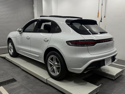 PORSCHE MACAN - 6