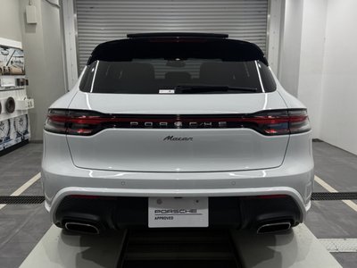 PORSCHE MACAN - 4