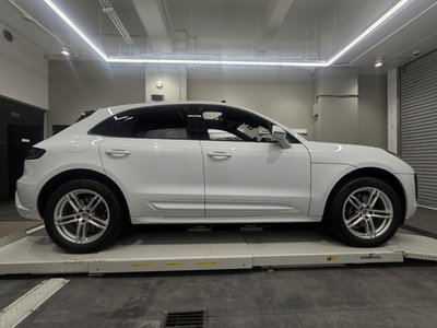 PORSCHE MACAN - 3