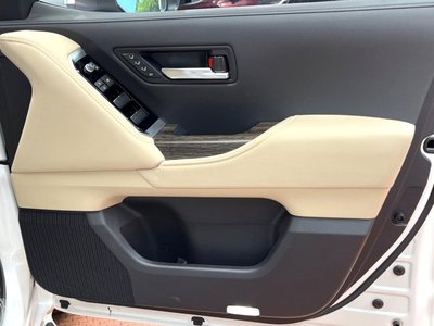 2023 Toyota LAND CRUISER 300 — миниатюра 31
