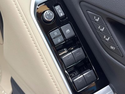 2023 Toyota LAND CRUISER 300 — миниатюра 33