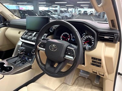 2023 Toyota LAND CRUISER 300 — миниатюра 21