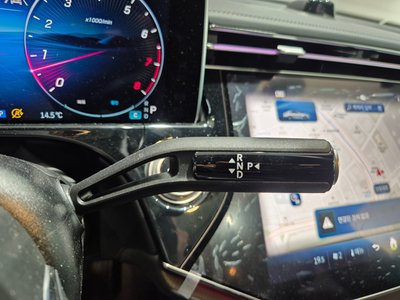 MERCEDES-BENZ E-CLASS - 9