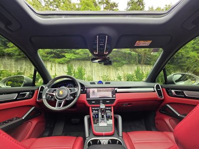 PORSCHE CAYENNE - 9