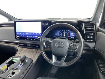 2024 LEXUS LM — фото 8