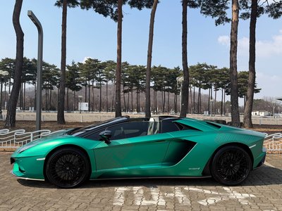 LAMBORGHINI AVENTADOR - 7