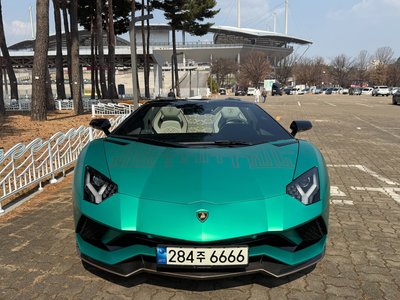 LAMBORGHINI AVENTADOR - 3