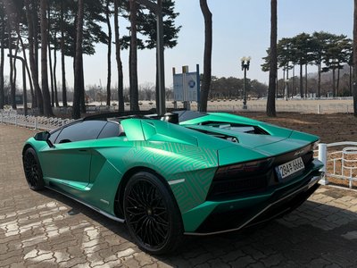 LAMBORGHINI AVENTADOR - 2