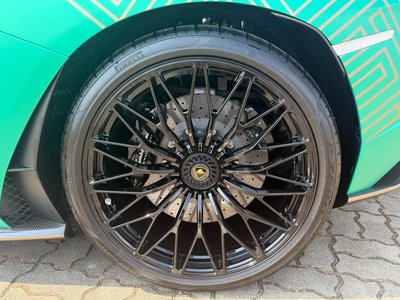 LAMBORGHINI AVENTADOR - 5