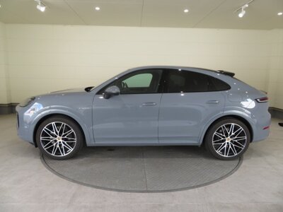 PORSCHE CAYENNE COUPE - 8
