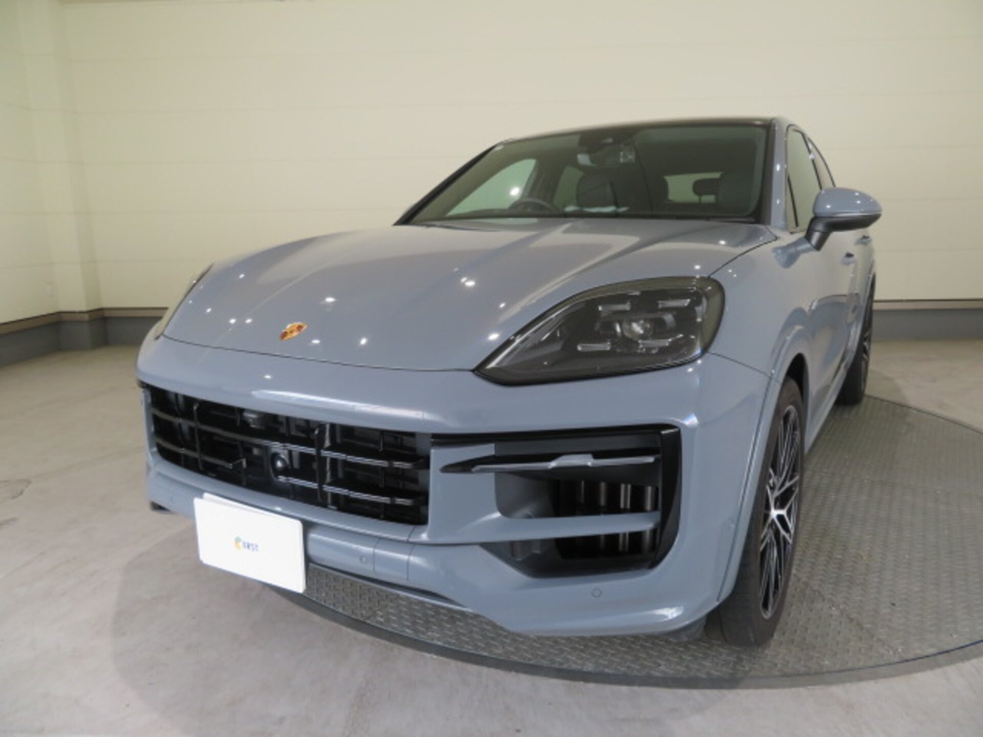 PORSCHE CAYENNE - View 1