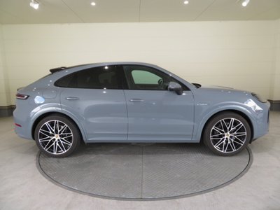PORSCHE CAYENNE COUPE - 4