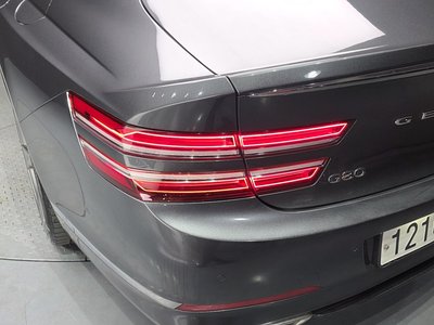 GENESIS G80 (RG3) - 10