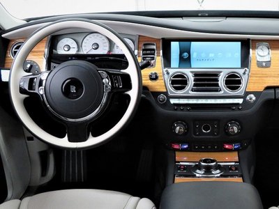 ROLLS-ROYCE GHOST - 9