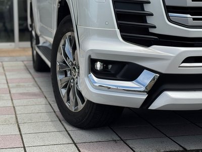2024 Toyota LAND CRUISER 300 — миниатюра 25