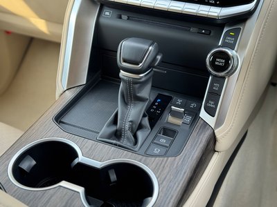 2024 Toyota LAND CRUISER 300 — миниатюра 64