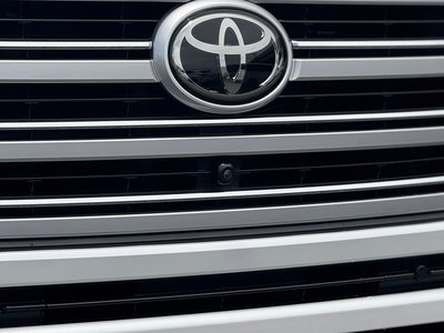 2024 Toyota LAND CRUISER 300 — миниатюра 20