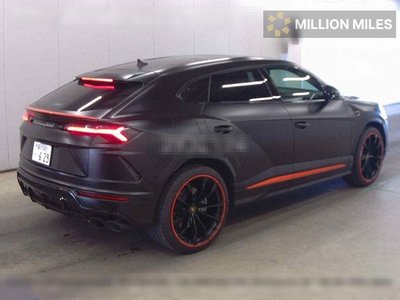 LAMBORGHINI URUS - 5
