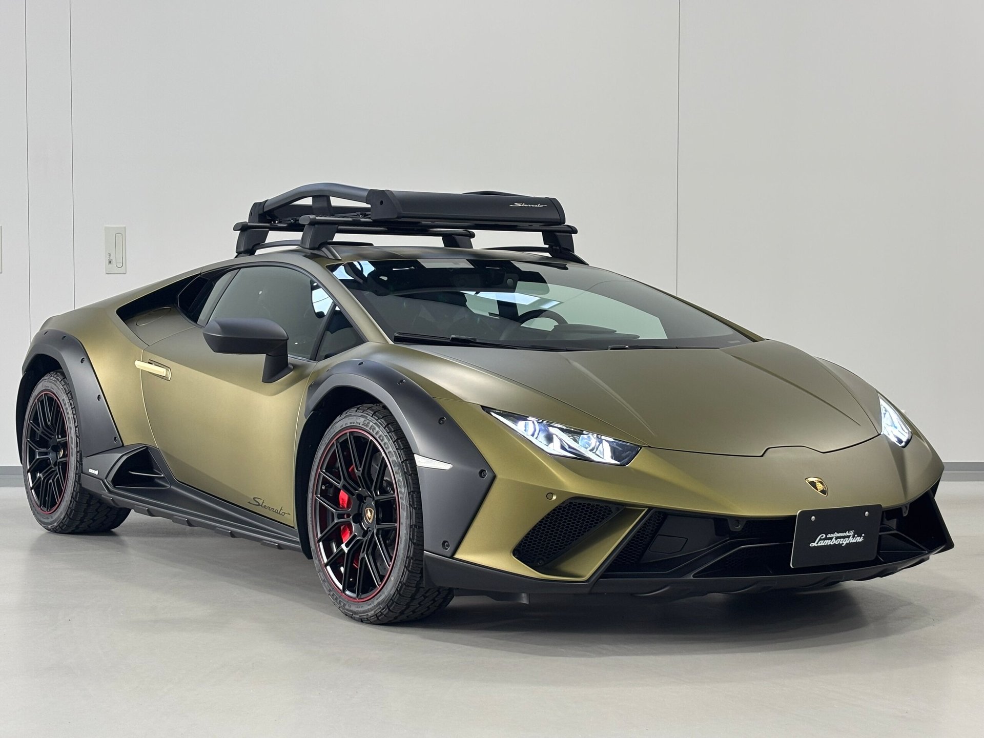 LAMBORGHINI HURACAN - View 1