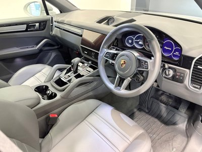 PORSCHE CAYENNE - 8