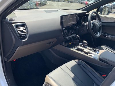 صورة مصغرة 18 لـ 2025 Lexus NX