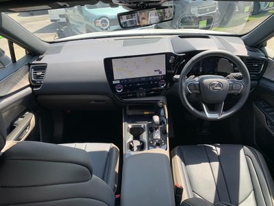 صورة مصغرة 16 لـ 2025 Lexus NX