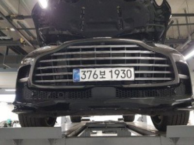 ASTON MARTIN DBX - 1