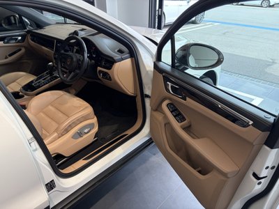 PORSCHE MACAN - 9
