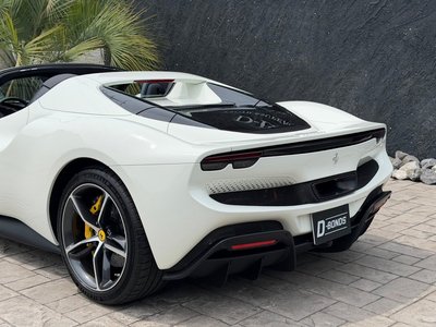 صورة 5 لـ 2025 Ferrari 296 GTS