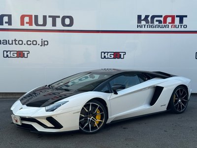 LAMBORGHINI AVENTADOR