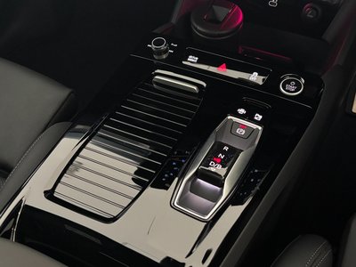 2025 AUDI Q6 E-TRON thumbnail 36