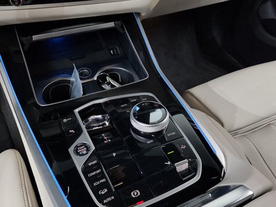 صورة 9 لـ 2025 BMW X5