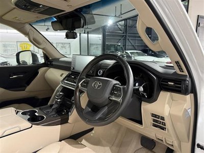TOYOTA LAND CRUISER 300 - 6