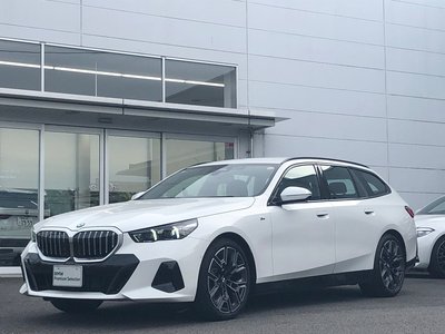 2025 BMW 5 SERIES TOURING — фото 1