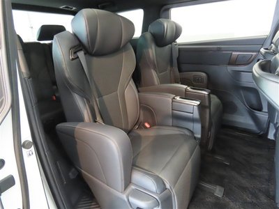 2023 Toyota ALPHARD — фото 11