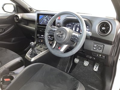 TOYOTA GR YARIS - 10