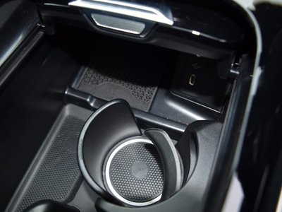 2025 Mercedes-BENZ GLC — миниатюра 27