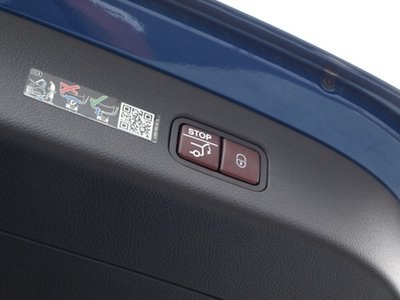 2025 Mercedes-BENZ GLC — миниатюра 40