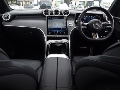 2025 Mercedes-BENZ GLC — миниатюра 31