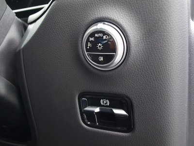 2025 Mercedes-BENZ GLC — миниатюра 18