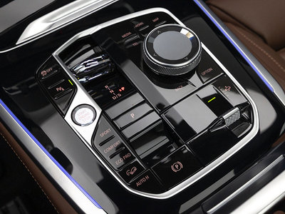 صورة 10 لـ 2025 BMW X5