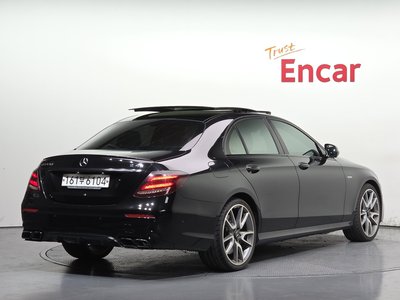 MERCEDES-BENZ E-CLASS - 4