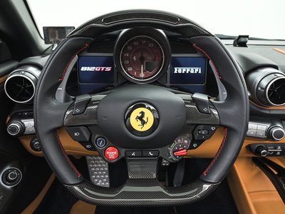 صورة مصغرة 13 لـ 2023 Ferrari 812 GTS