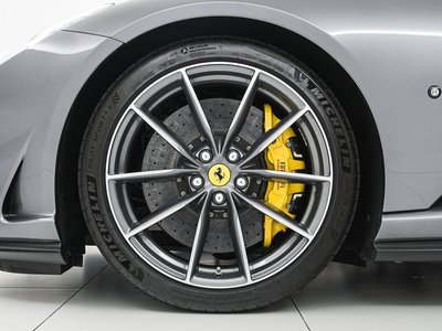 صورة 9 لـ 2023 Ferrari 812 GTS