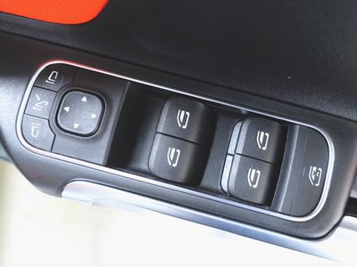 2024 Mercedes-BENZ GLB thumbnail 23