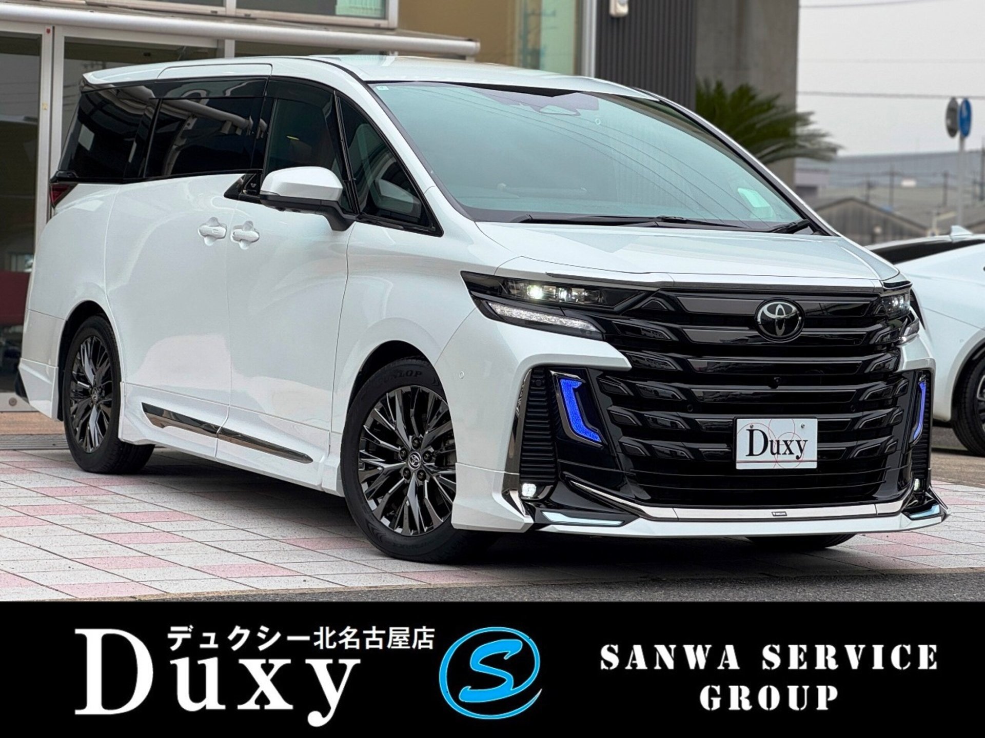 TOYOTA VELLFIRE - View 1