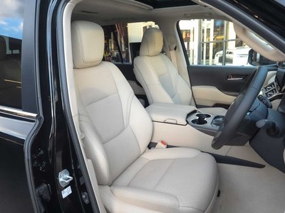2025 Toyota LAND CRUISER 300 — миниатюра 19