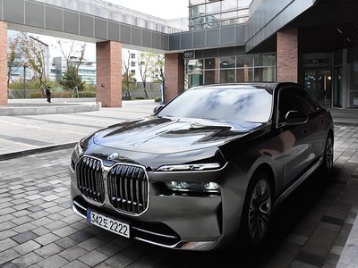 BMW 7 SERIES