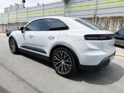 2025 Porsche MACAN 照片 4